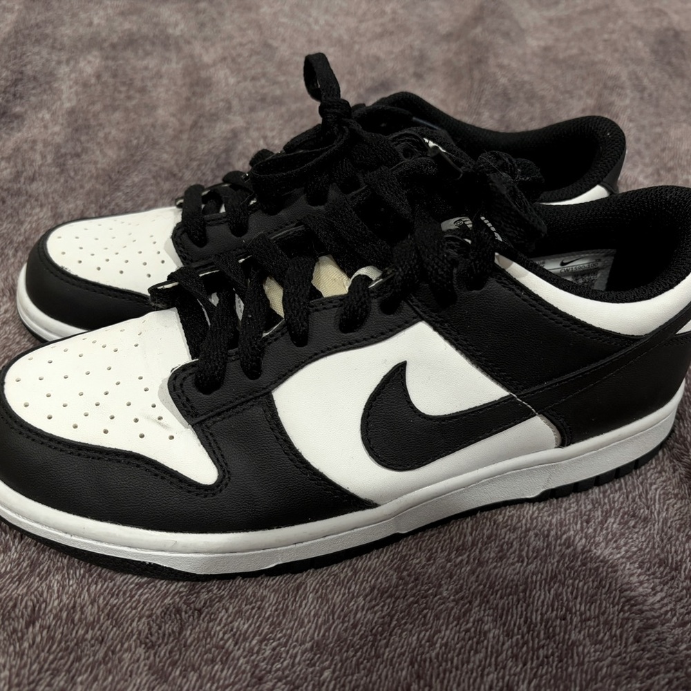 Nike Dunk Low “Panda” (Women's size 8, Big Kids size 6)
